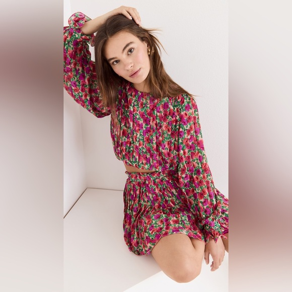 ENDLESS ROSE FLORAL PLEATED MINI SKIRT AND BUBBLE TOP SET SIZE MEDIUM - Picture 3 of 16